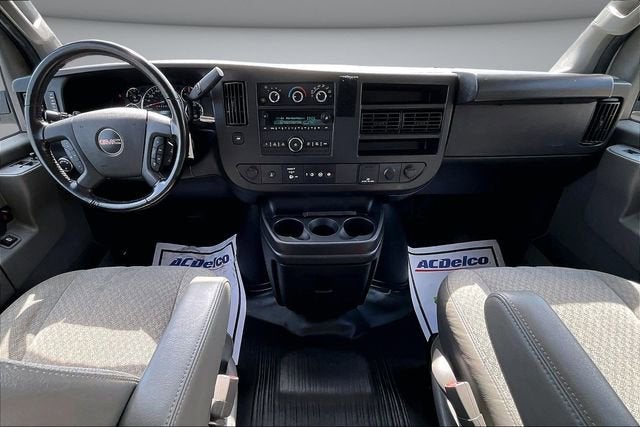 2022 GMC Savana Passenger 3500 LS