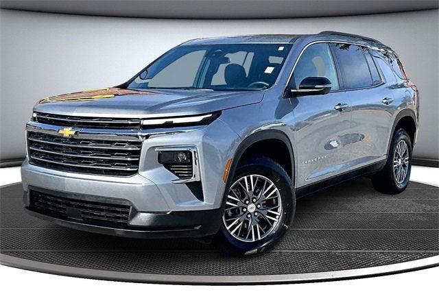 2024 Chevrolet Traverse LT