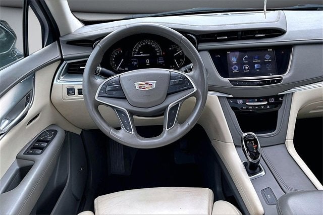 2017 Cadillac XT5 Luxury FWD