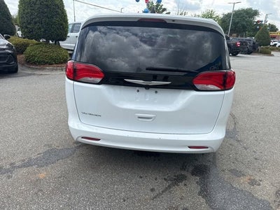 2023 Chrysler Voyager LX