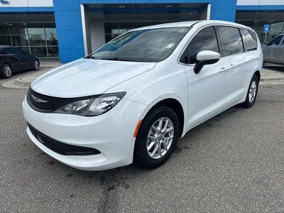 2023 Chrysler Voyager LX