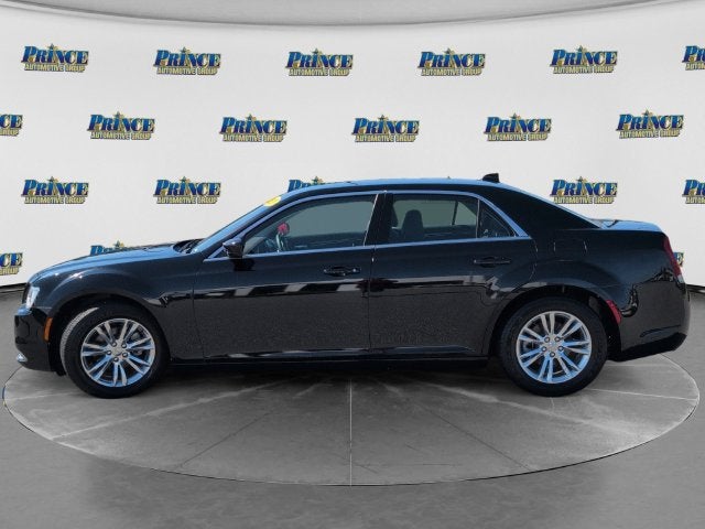 2021 Chrysler 300 Touring