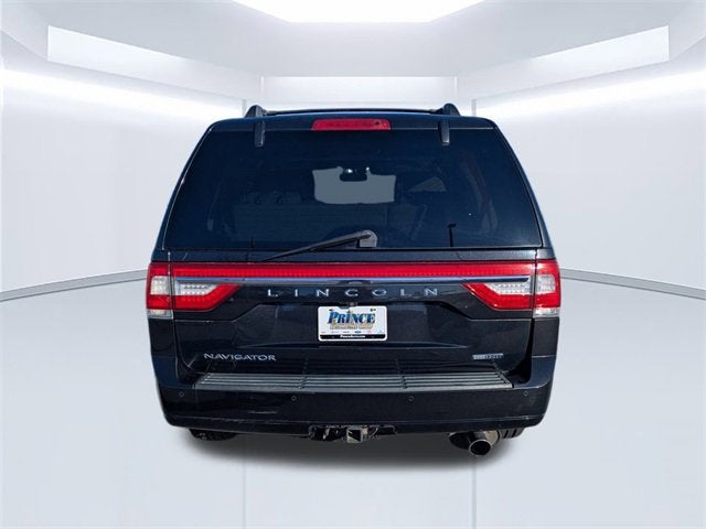 2015 Lincoln Navigator 2WD 4dr