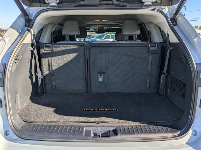 2023 Toyota Highlander Hybrid Bronze Edition