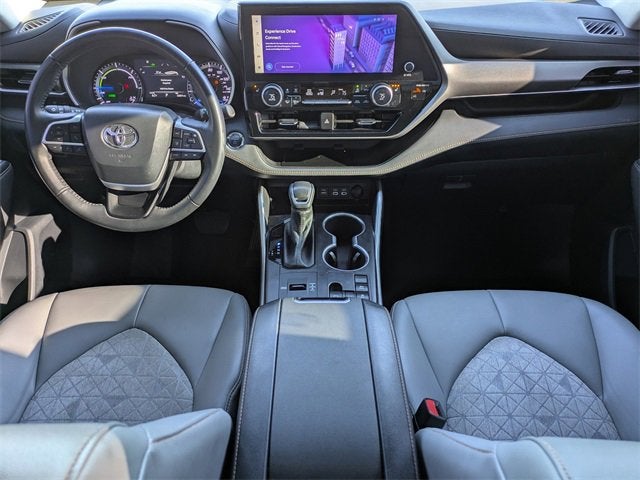 2023 Toyota Highlander Hybrid Bronze Edition