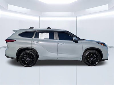 2023 Toyota Highlander Hybrid Bronze Edition