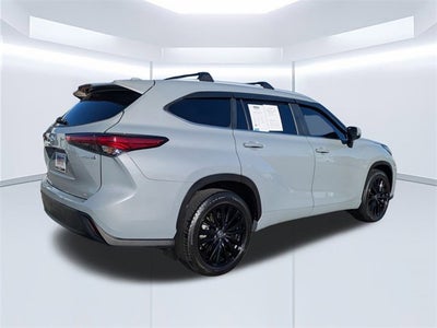 2023 Toyota Highlander Hybrid Bronze Edition