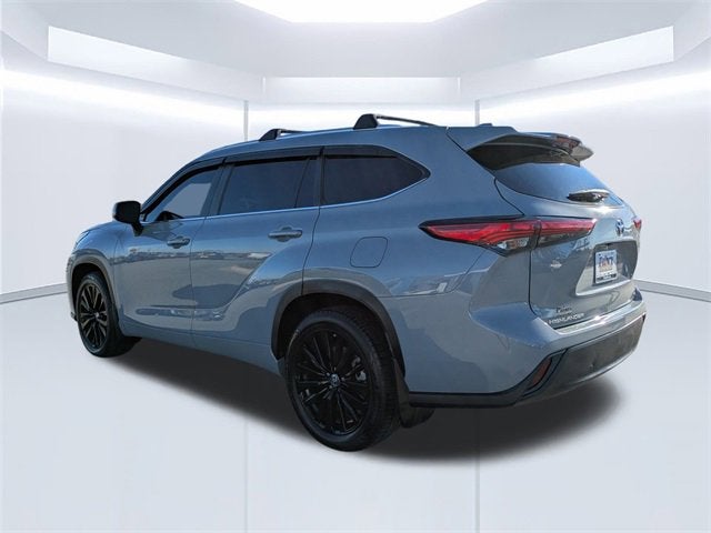 2023 Toyota Highlander Hybrid Bronze Edition