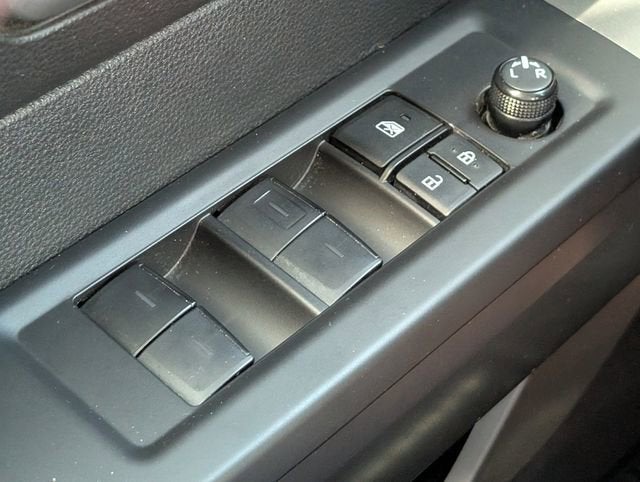2023 Toyota Tundra 4WD SR5