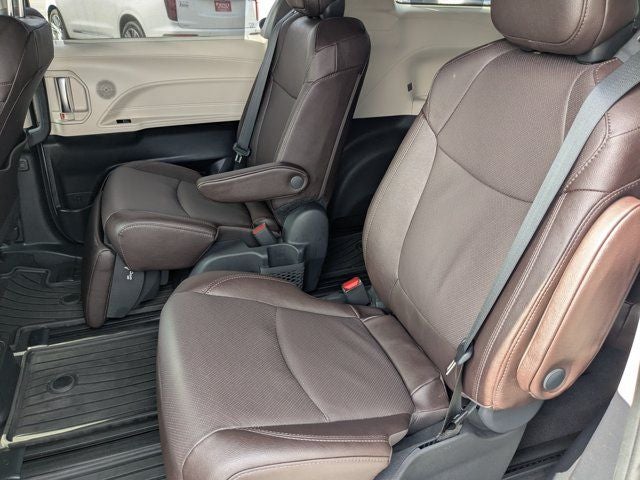 2024 Toyota Sienna Platinum 7 Passenger