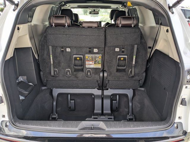 2024 Toyota Sienna Platinum 7 Passenger