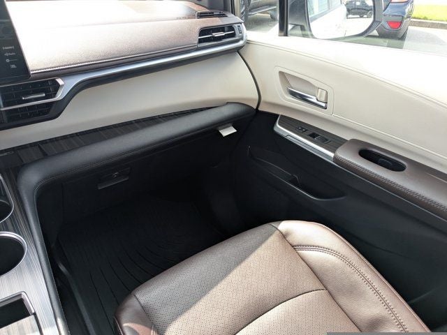 2024 Toyota Sienna Platinum 7 Passenger