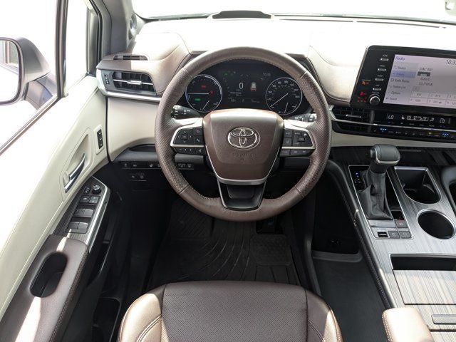 2024 Toyota Sienna Platinum 7 Passenger
