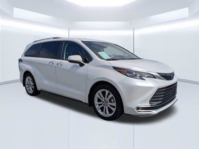 2024 Toyota Sienna Platinum 7 Passenger