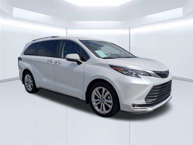 2024 Toyota Sienna Platinum 7 Passenger