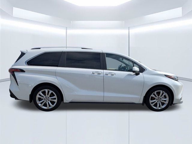 2024 Toyota Sienna Platinum 7 Passenger