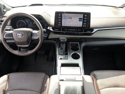 2024 Toyota Sienna Platinum 7 Passenger