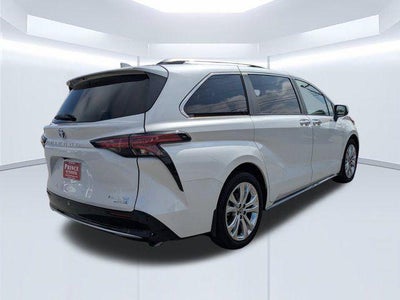 2024 Toyota Sienna Platinum 7 Passenger