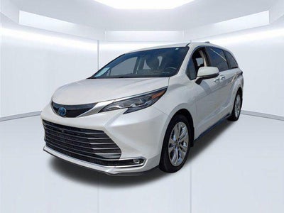2024 Toyota Sienna Platinum 7 Passenger