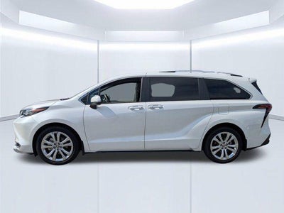 2024 Toyota Sienna Platinum 7 Passenger