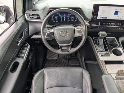 2025 Toyota Sienna Platinum 7 Passenger