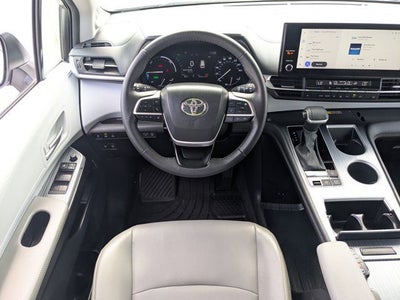 2025 Toyota Sienna XLE 8 Passenger