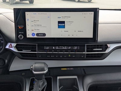 2025 Toyota Sienna XLE 8 Passenger