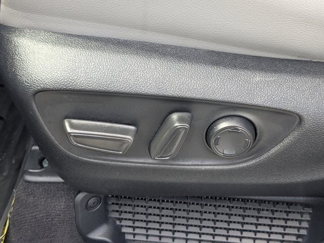 2025 Toyota Sienna XLE 8 Passenger