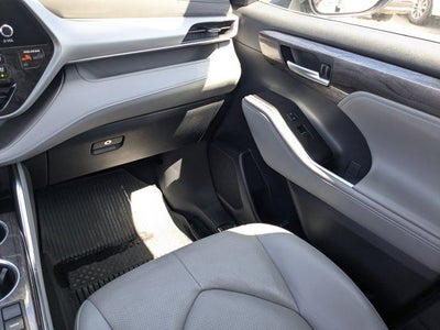 2023 Toyota Highlander Platinum