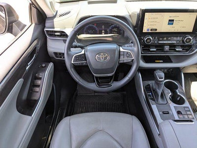 2023 Toyota Highlander Platinum