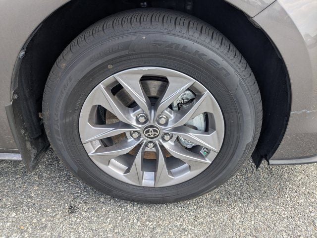 2024 Toyota Sienna XLE 8 Passenger