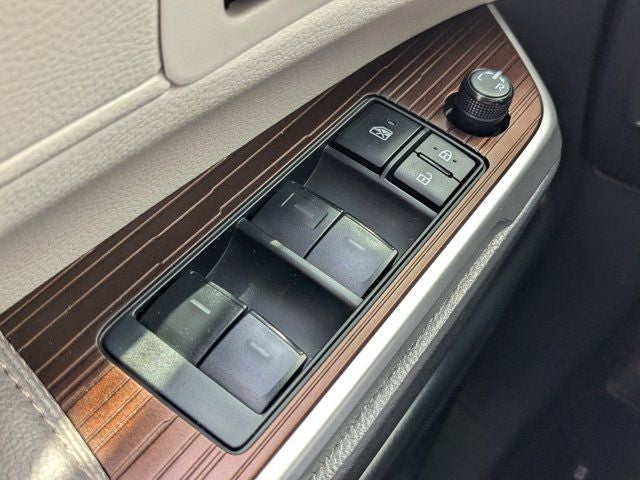 2024 Toyota Sienna XLE 8 Passenger