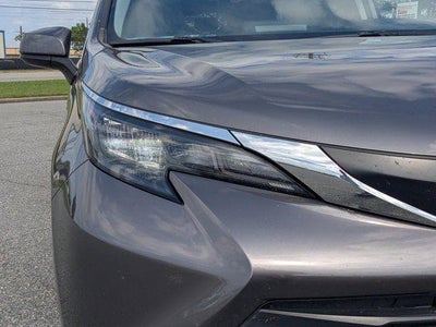 2024 Toyota Sienna XLE 8 Passenger