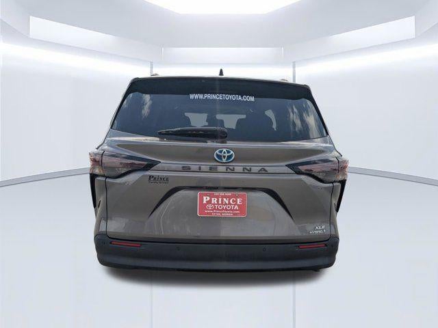 2024 Toyota Sienna XLE 8 Passenger