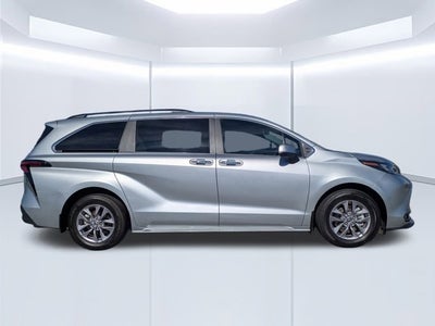 2025 Toyota Sienna XLE