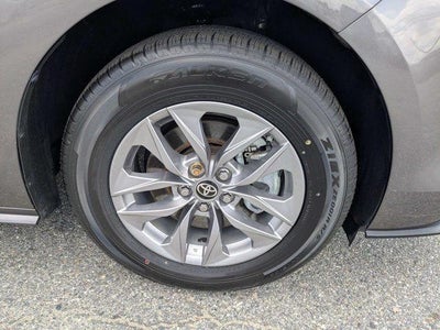 2024 Toyota Sienna XLE 8 Passenger