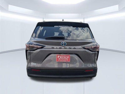 2024 Toyota Sienna XLE 8 Passenger