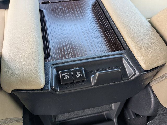 2024 Toyota Sienna XLE 8 Passenger