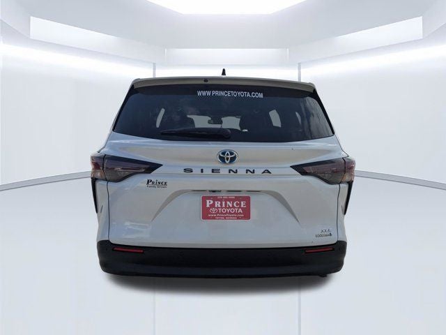 2024 Toyota Sienna XLE 8 Passenger