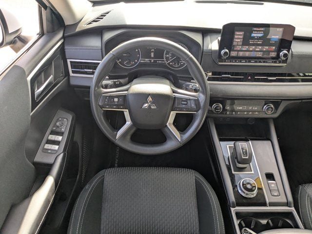2022 Mitsubishi Outlander ES