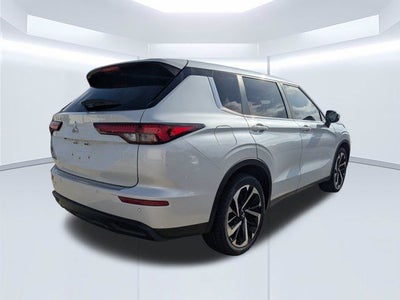 2022 Mitsubishi Outlander ES