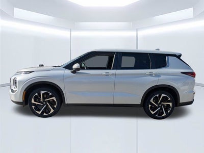 2022 Mitsubishi Outlander ES