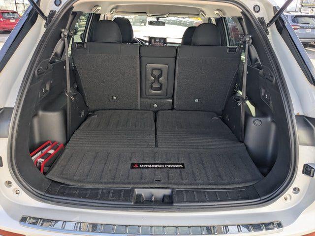 2022 Mitsubishi Outlander ES