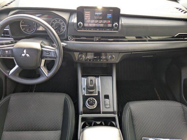 2022 Mitsubishi Outlander ES
