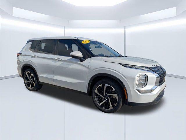 2022 Mitsubishi Outlander ES