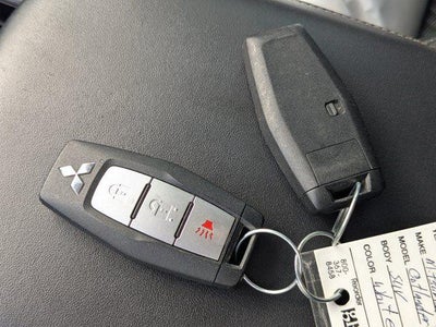 2022 Mitsubishi Outlander ES