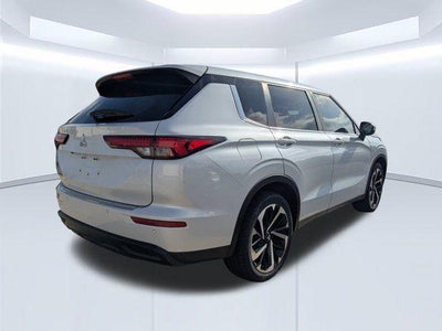 2022 Mitsubishi Outlander ES