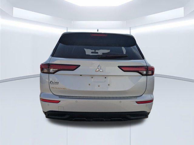 2022 Mitsubishi Outlander ES